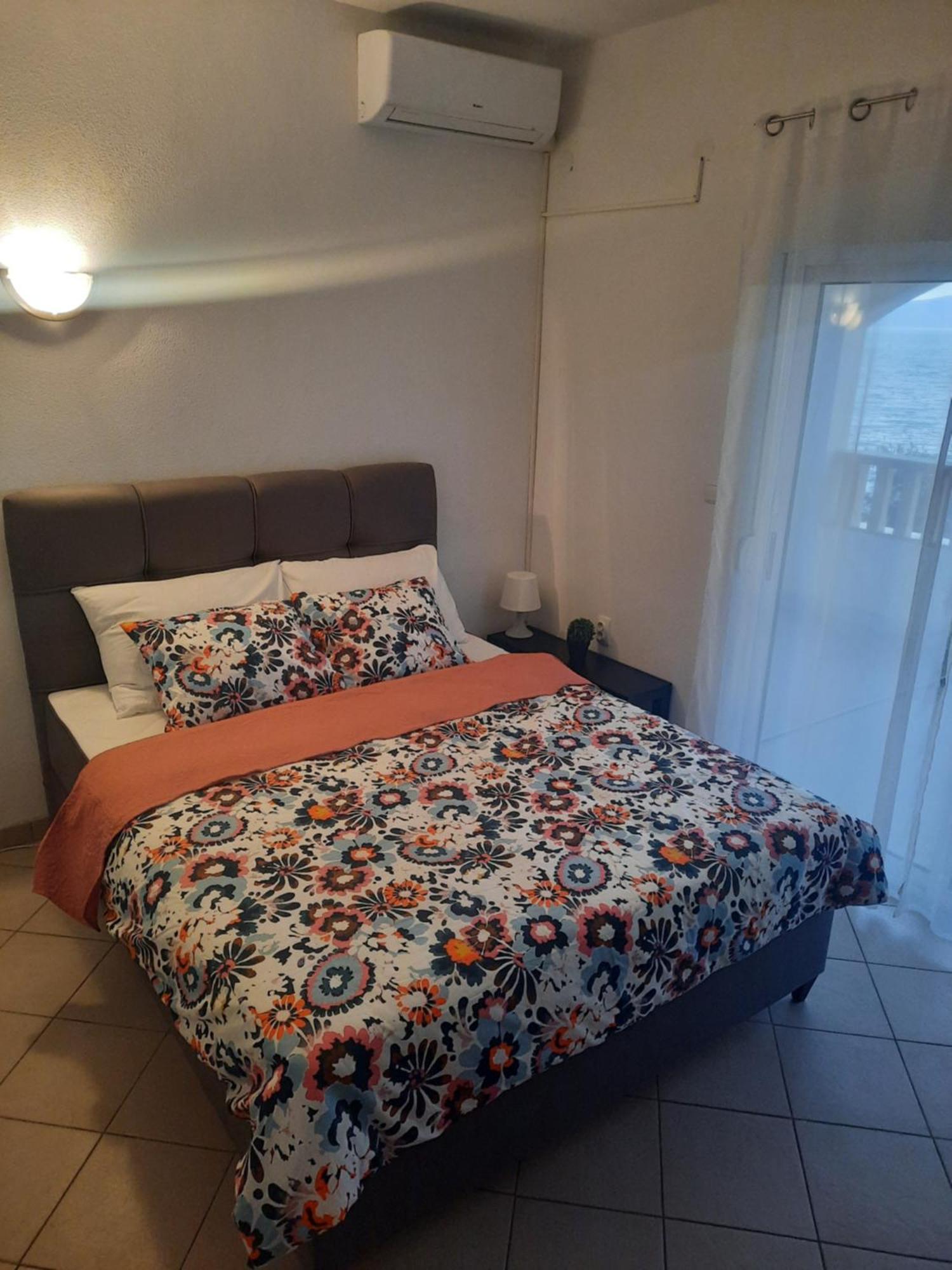 Apartments With Sea View Drvenik Makarska Riviera Buitenkant foto